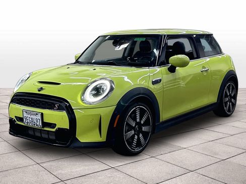 Used 2023 MINI Cooper S FWD image 1