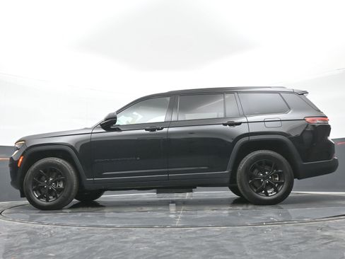 Used 2024 Jeep Grand Cherokee L Laredo image 47