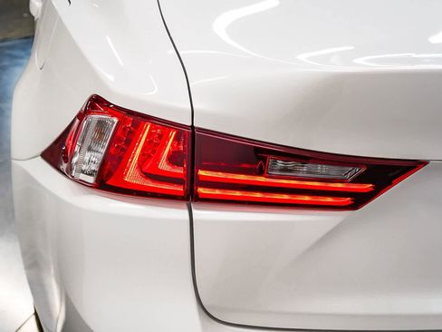 Used 2014 Lexus IS 250 image 9