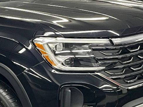 Used 2024 Volkswagen Atlas Cross Sport SE w/ Panoramic Sunroof Package AWD/4WD image 44