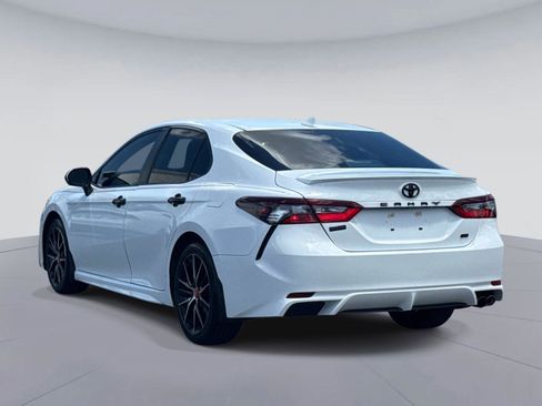 Used 2022 Toyota Camry SE FWD image 5
