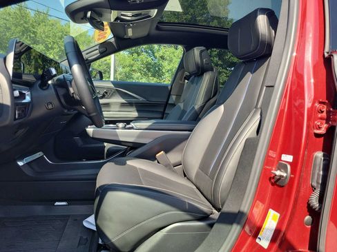 Used 2024 Cadillac Lyriq Luxury w/ LPO, Floor Liner Package RWD image 26