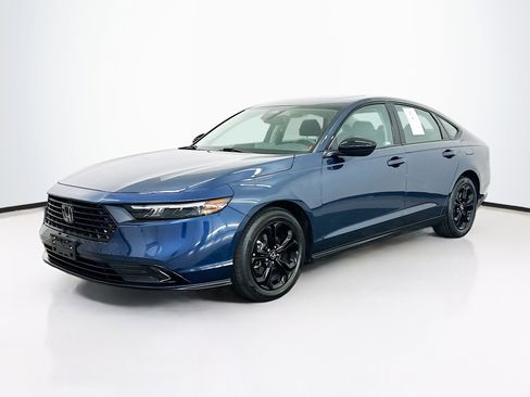 Used 2025 Honda Accord SE image 3