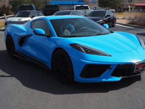 Used 2023 Chevrolet Corvette Stingray Premium Cpe w/ Z51 Performance Package RWD image 3