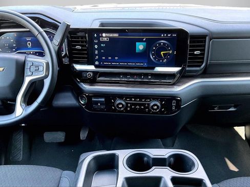 Used 2025 Chevrolet Silverado 2500 LT w/ Convenience Package AWD/4WD image 12