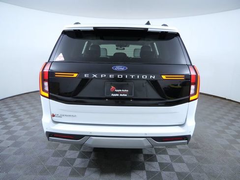 Certified 2025 Ford Expedition Platinum AWD/4WD image 4