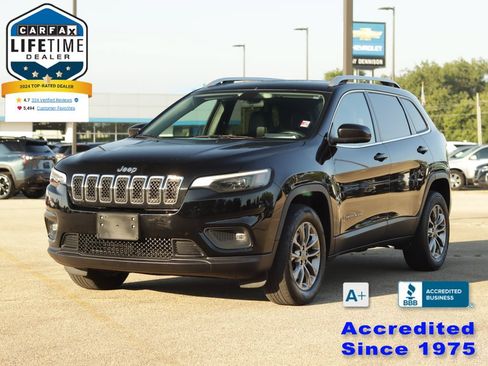 Used 2020 Jeep Cherokee Latitude Plus AWD/4WD image 3