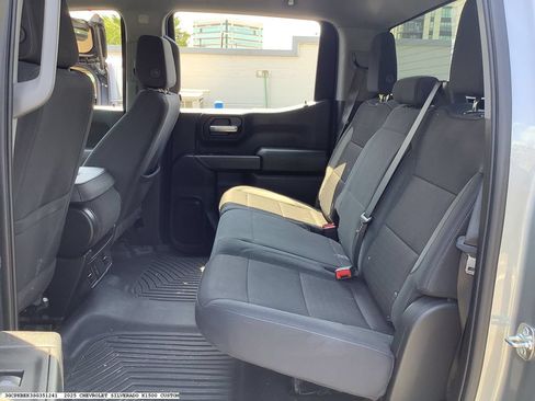 Used 2025 Chevrolet Silverado 1500 Custom w/ Turbomax Blackout Package AWD/4WD image 9