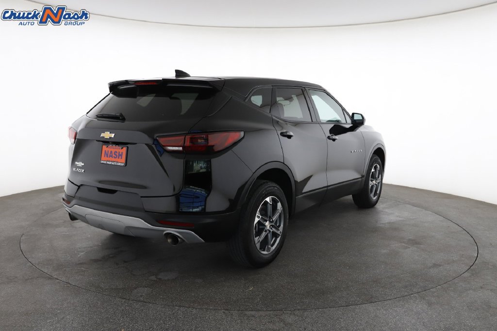Used 2026 Chevrolet Blazer LT FWD image 11