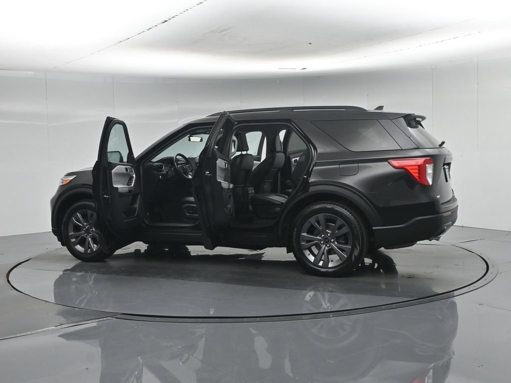 Certified 2023 Ford Explorer XLT w/ Equipment Group 202A RWD image 43