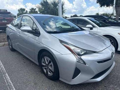 Used 2018 Toyota Prius Two w/ Prius Two Safety Plus Package FWD image 3