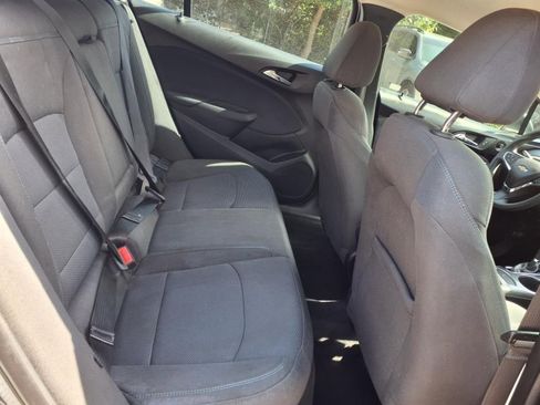 Used 2018 Chevrolet Cruze LT w/ Convenience Package image 24