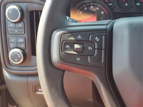 Used 2025 Chevrolet Silverado 2500 Custom w/ Custom Value Package image 15