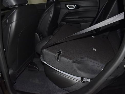 New 2026 Jeep Compass Latitude image 27