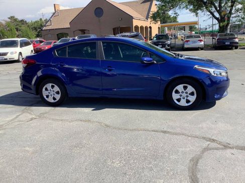 Used 2017 Kia Forte LX FWD image 9