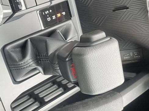 Used 2025 Toyota Tacoma TRD Sport AWD/4WD image 29