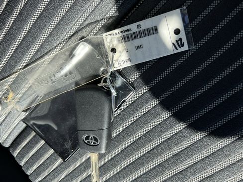 Used 2019 Toyota Camry SE image 38