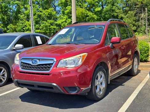 Used 2015 Subaru Forester 2.5i Premium w/ All-Weather Package image 3
