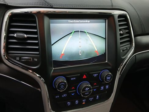 Used 2018 Jeep Grand Cherokee Limited image 9