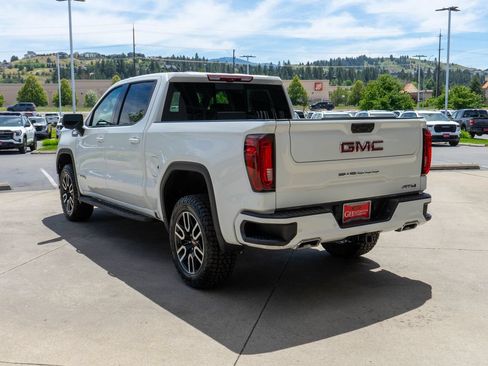 Used 2025 GMC Sierra 1500 AT4 w/ AT4 Premium Package AWD/4WD image 5