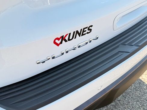 New 2026 GMC Yukon XL AT4 Ultimate AWD/4WD image 40