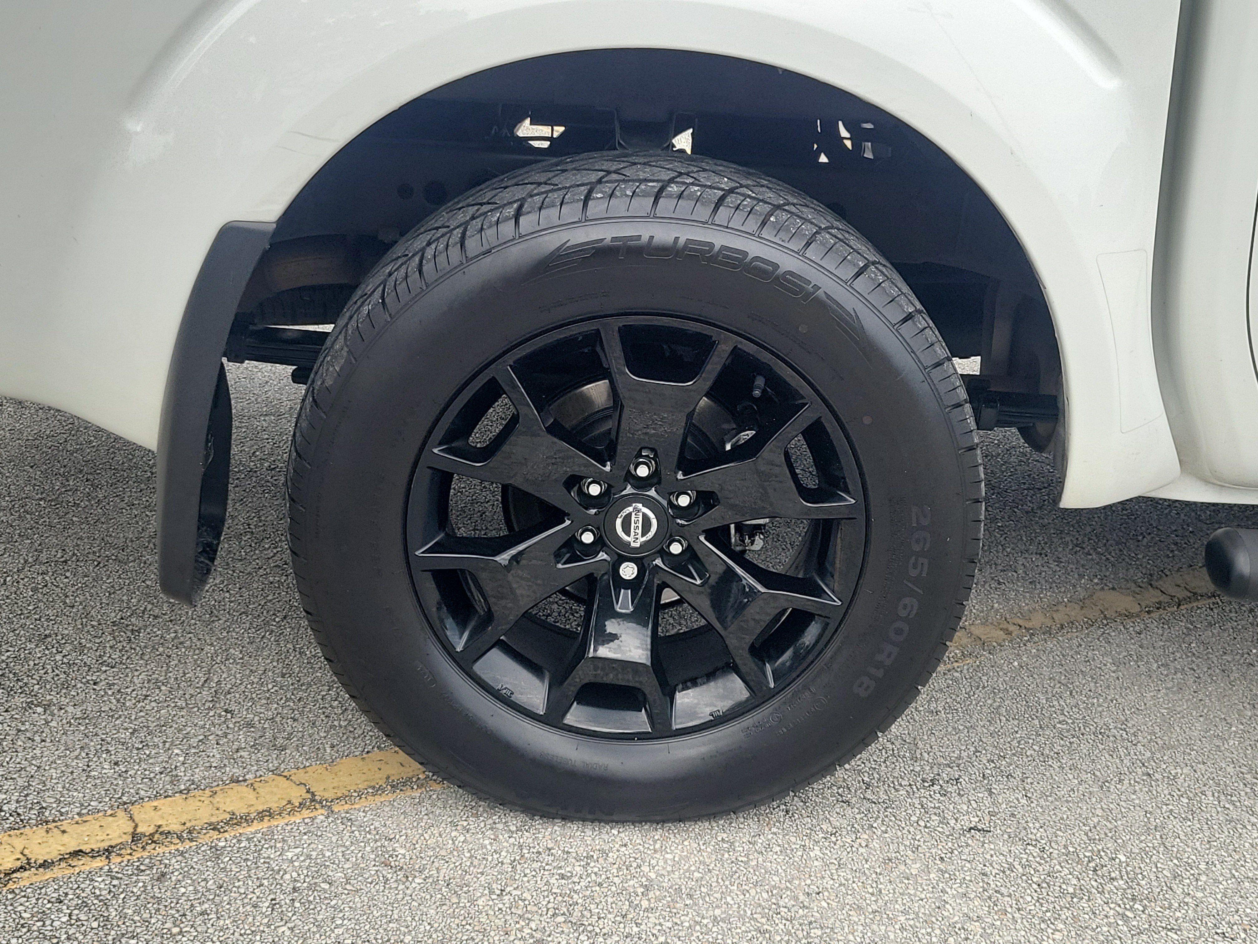 Used 2021 Nissan Frontier SV w/ Midnight Edition Floor Mats RWD image 5