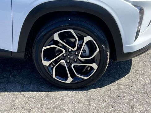 Certified 2024 Chevrolet Trax RS w/ Sunroof Package image 7