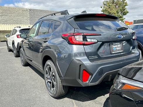 Used 2025 Subaru Crosstrek 2.5i Premium AWD/4WD image 3