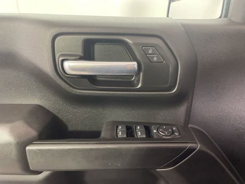 Used 2020 Chevrolet Silverado 1500 Custom w/ Custom 2.7L Value Package image 9