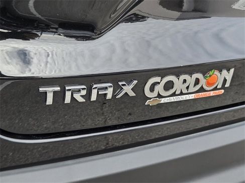 Certified 2025 Chevrolet Trax LT image 17