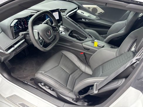 Used 2025 Chevrolet Corvette Stingray Preferred Conv w/ Z51 Performance Package RWD image 25