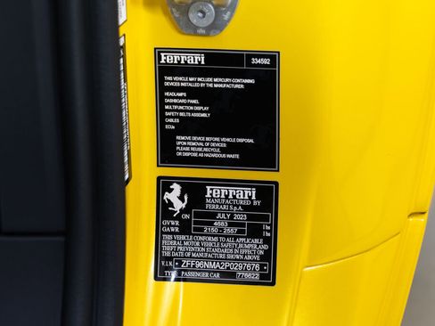 Used 2023 Ferrari SF90 Spider image 34