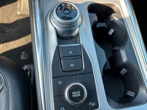 Used 2023 Ford Explorer Limited AWD/4WD image 17