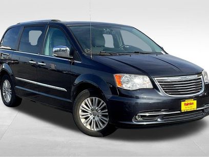 Used 2013 Chrysler Town & Country Limited w/ Luxury Group