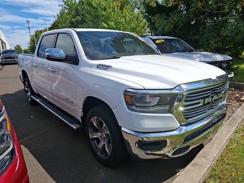 Used 2023 RAM 1500 Laramie AWD/4WD image 4