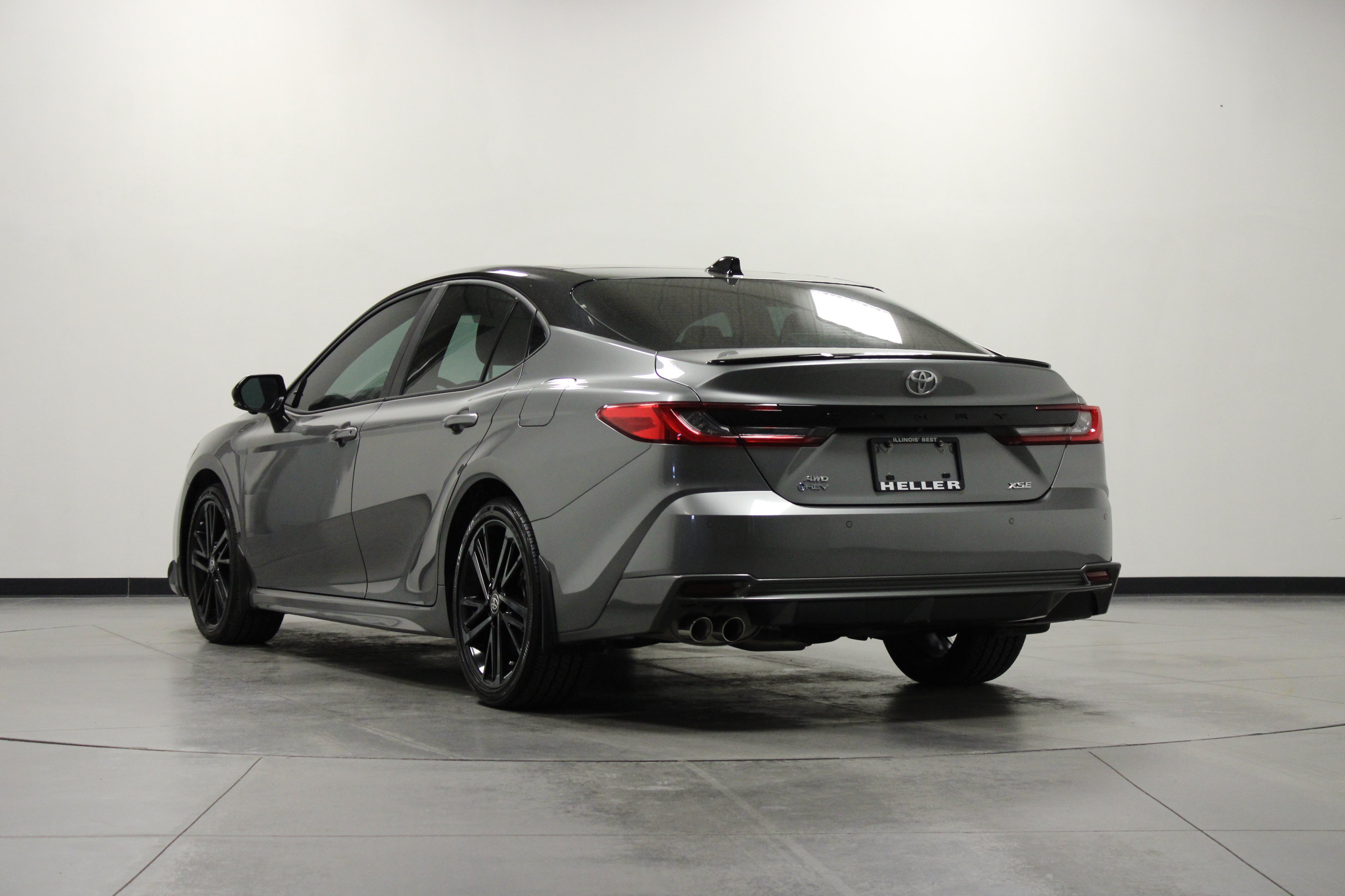 Used 2025 Toyota Camry XSE AWD/4WD image 6
