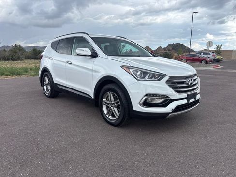 Used 2017 Hyundai Santa Fe Sport FWD image 3