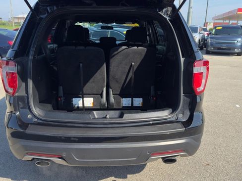 Used 2018 Ford Explorer XLT image 9
