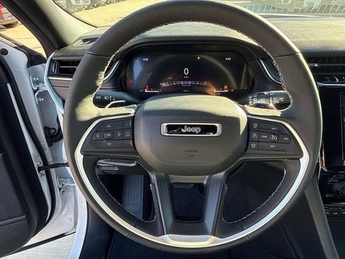 New 2025 Jeep Grand Cherokee L Altitude RWD image 15