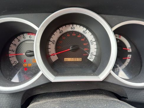 Used 2014 Toyota Tacoma PreRunner w/ Convenience Package image 15