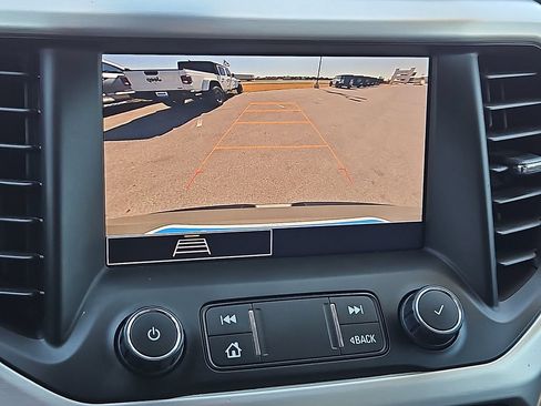 Used 2022 GMC Acadia SLE w/ Driver Convenience Package FWD image 27