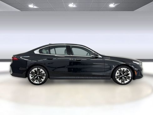 New 2026 BMW 530i w/ Premium Package image 8