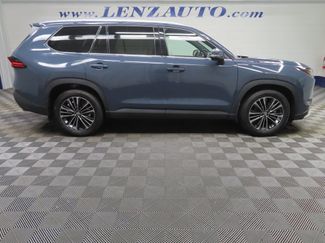 Used 2025 Toyota Grand Highlander AWD Hybrid video 2
