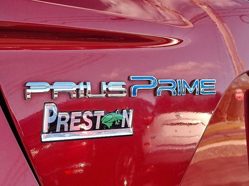 Used 2018 Toyota Prius Prime Advanced image 29