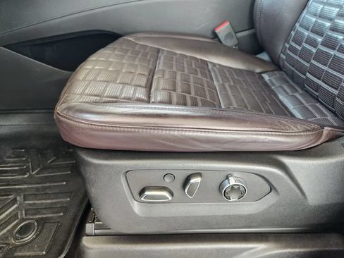 Used 2023 Cadillac Escalade Premium Luxury Platinum RWD image 23