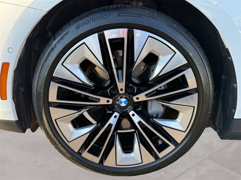 Certified 2026 BMW i5 eDrive40 image 14