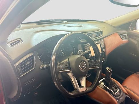 Used 2017 Nissan Rogue SL w/ SL Premium Package image 10