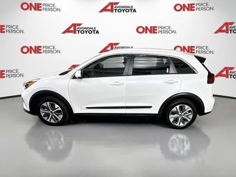 Used 2022 Kia Niro EX FWD image 4
