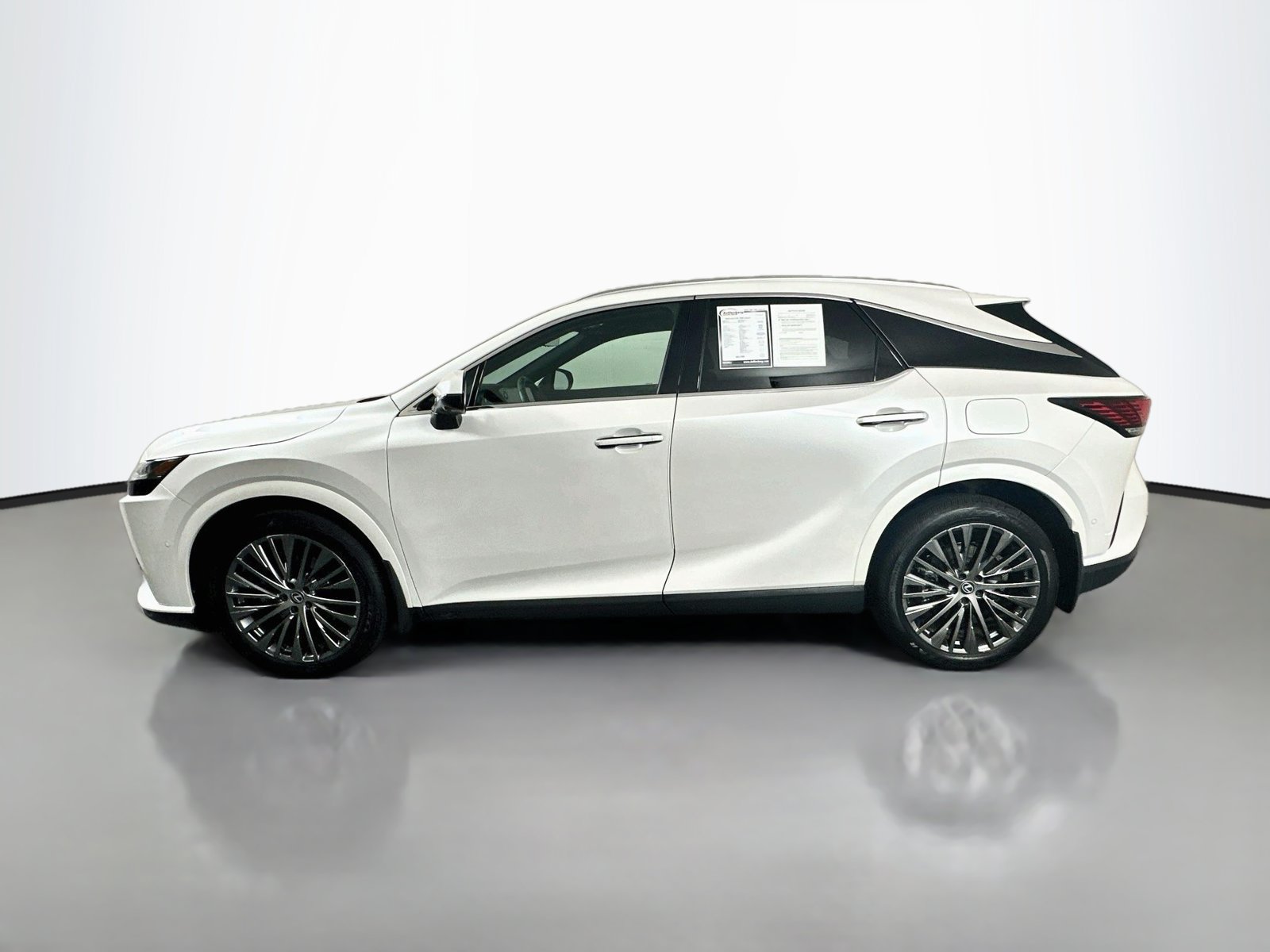 Used 2024 Lexus RX 350 w/ Convenience Package AWD/4WD image 4