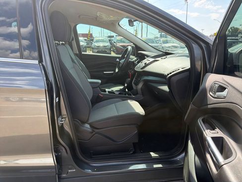 Used 2017 Ford Escape SE FWD image 19